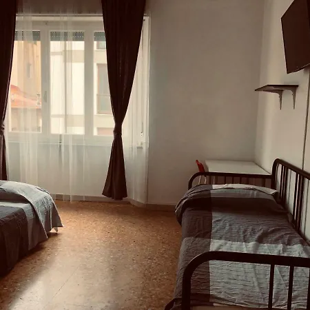 Airstation Homestay Pisa