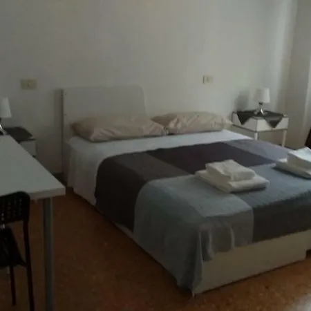 Airstation Homestay Pisa