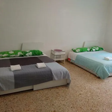 Airstation Homestay Pisa